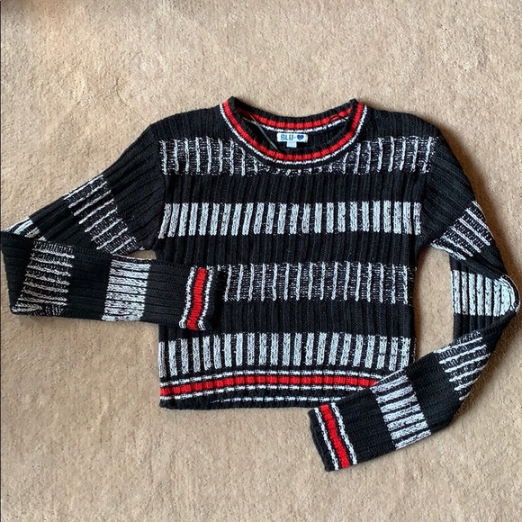 Cropped sweater by Blue. - Picture 1 of 3